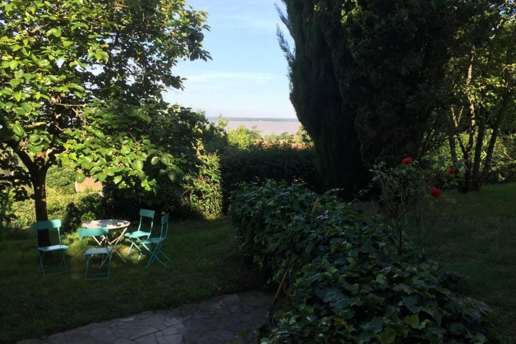 Plassac  Appartement Avec Vue Panoramique Sur L'Estuaire De La Gironde מראה חיצוני תמונה