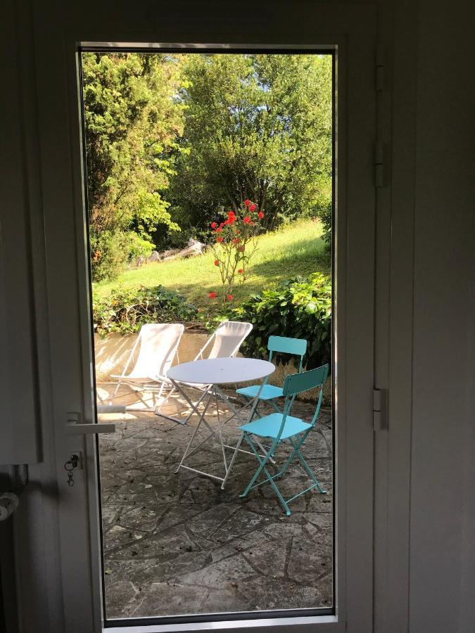 Plassac  Appartement Avec Vue Panoramique Sur L'Estuaire De La Gironde מראה חיצוני תמונה
